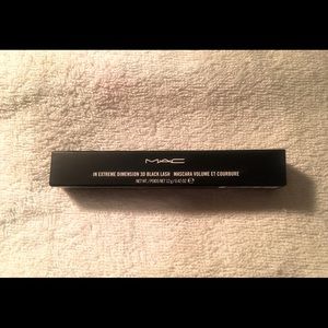 MAC In Extreme Dimension 3D Black Mascara